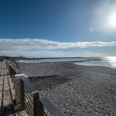 328 - Lord Nelson Chiavari, Vista Mare 1 Апартаменты *