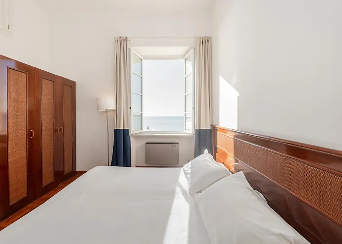 328 - Lord Nelson Chiavari, Vista Mare 1 *