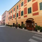 328 - Lord Nelson Chiavari, Vista Mare 1 *